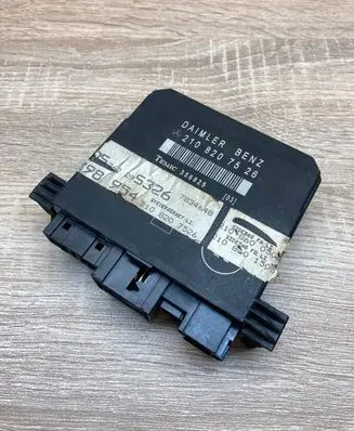 Mercedes-Benz E W210 Door control unit/module 2108207526 356825