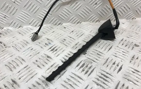 Nissan X-Trail T31 Radio antenna 