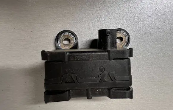 Mercedes-Benz C AMG W203 ESP acceleration yaw rate sensor 10170103763 A0045429218 DM77A05QDU