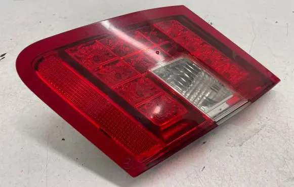 Mercedes-Benz E W212 Tailgate rear/tail lights A2128203264