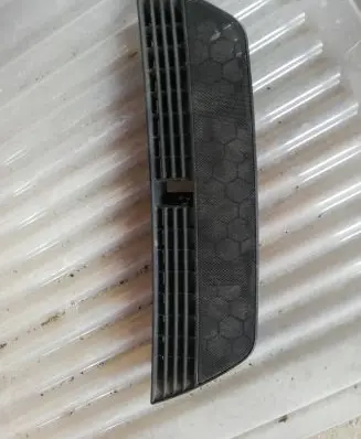 Audi A4 S4 B5 8D Dash center air vent grill 8e0819635c