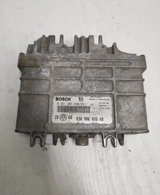 Volkswagen Golf III Engine control unit/module 030906026AB 0261203650