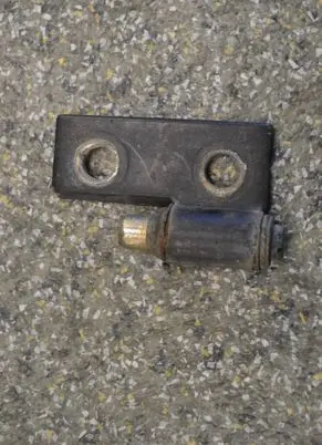 BMW 3 E30 Rear door lower hinge 1923935