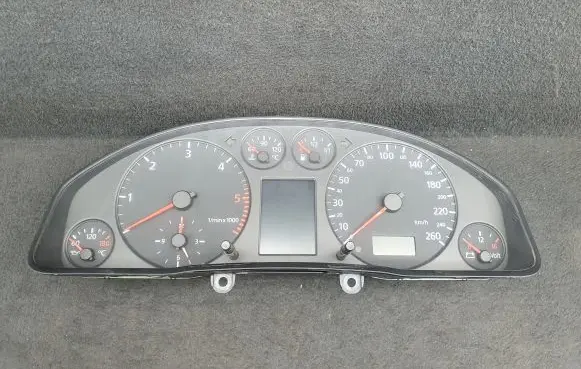 Audi A6 S6 C5 4B Speedometer (instrument cluster) 4B0919880G