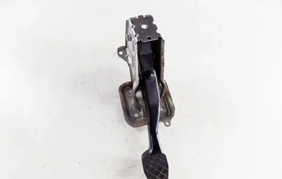 Volkswagen PASSAT B6 Brake pedal
