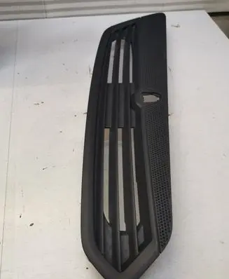 Peugeot 308 Rear air vent grill 9677712877 1303696X M47217