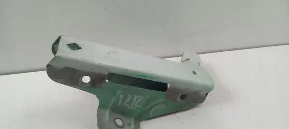Opel Vivaro Fender mounting bracket 1222