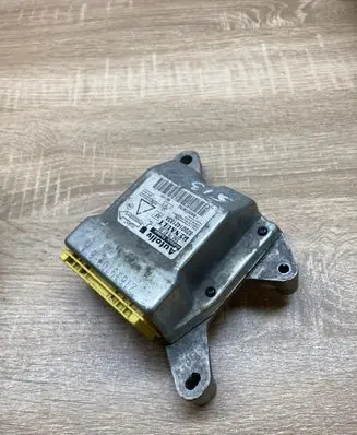 Renault Laguna II Airbag control unit/module 8200142183A
