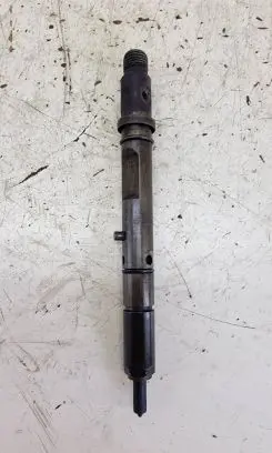 Audi A6 S6 C5 4B Fuel injector 059130201G