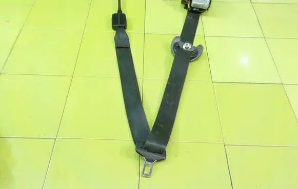 Citroen C4 II Picasso Front seatbelt 6231768 BEZPIECZENSTWA