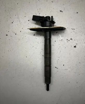 Volkswagen PASSAT B6 Fuel injector 03L130277 0445116030