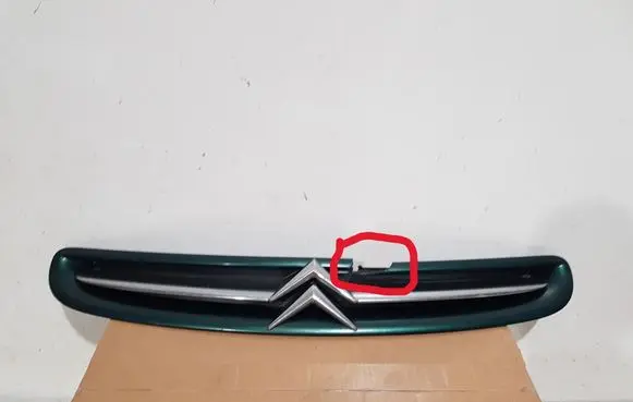 Citroen Xsara Picasso Quarter panel pressure vent 9631507477
