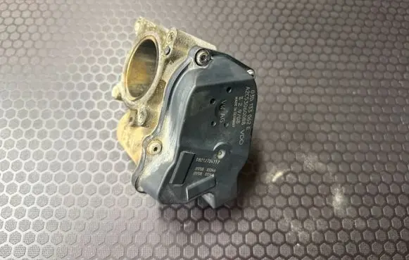 Volkswagen Polo IV 9N3 Throttle valve 03D133062E A2C53060088