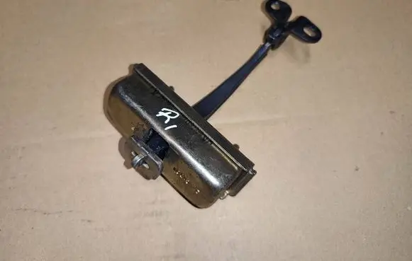 Chrysler Sebring (ST-22 - JR) Front door check strap stopper 04878316AD