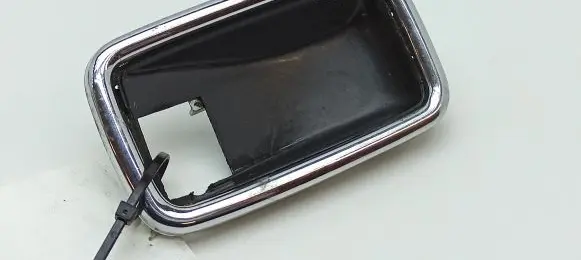 Mercedes-Benz COMPAKT W115 Front door handle cover 1087660511