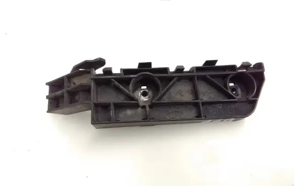 Honda CR-V Front bumper mounting bracket