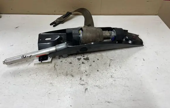 Volvo V70 Front seatbelt 6041213RHC