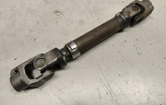 Toyota Avensis T270 Steering column universal joint 
