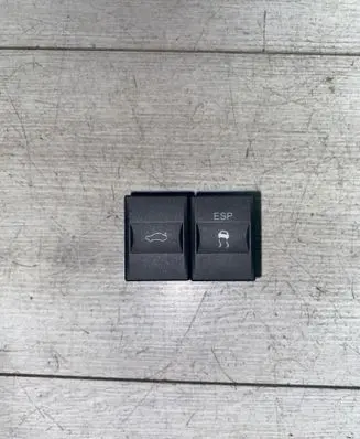 Traction control (ASR) switch