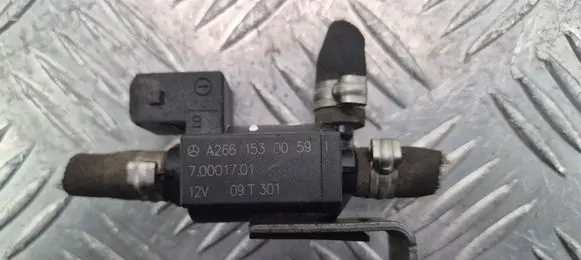 Mercedes-Benz C W204 Vacuum valve A2661530059 70001701 09T301