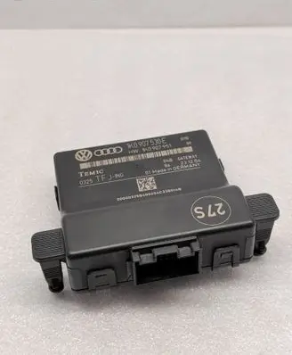 Volkswagen Golf V Gateway control module 1K0907530E 1K0907951