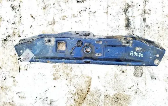 Opel Zafira B Radiator support slam panel 6048813 17glh9am75