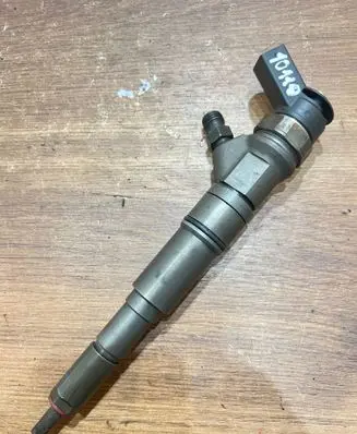 BMW 5 E60 E61 Fuel injector 7794435 0445110209
