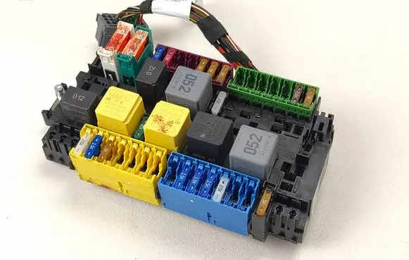 Mercedes-Benz Vito Viano W447 Fuse box set A2469067100