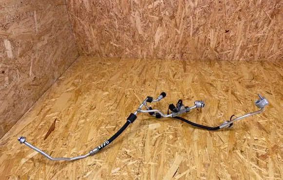 Volkswagen Golf VII Air conditioning (A/C) pipe/hose 5Q0820741H 8R0260969A
