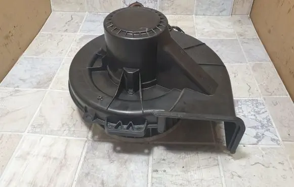 Volkswagen Fox Heater fan/blower 6Q1820015G