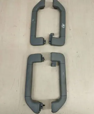 Volkswagen Touareg I A set of handles for the ceiling 7L0857608A
