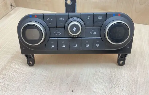Nissan Qashqai Climate control unit 27500BR47B C2422RD