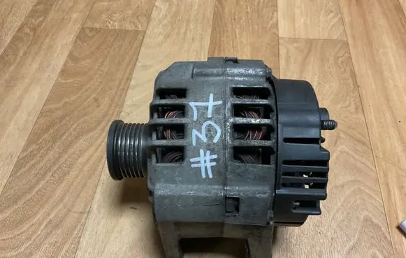 Volvo S40, V40 Generator/alternator SG12B017 7700426849 2542272E