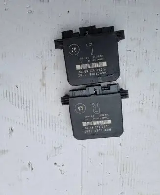 Mercedes-Benz C W203 Door control unit/module 2038206526 351369