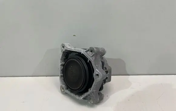 BMW 3 F30 F35 F31 Engine mount bracket 6859414