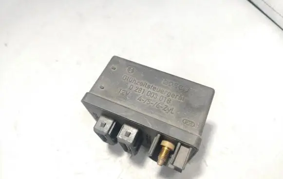 Peugeot 607 Glow plug pre-heat relay 0281003018