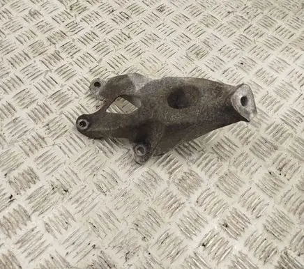 Audi A8 S8 D4 4H Engine mounting bracket 8K0199307B