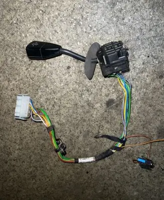 BMW 5 E34 Indicator stalk 8350690