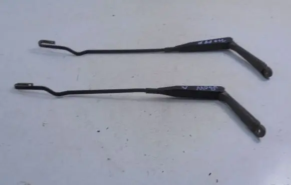 Opel Astra G Front wiper blade arm 90559600