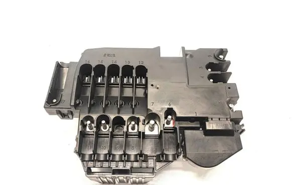 Mercedes-Benz Sprinter W907 W910 Fuse module A9105402536
