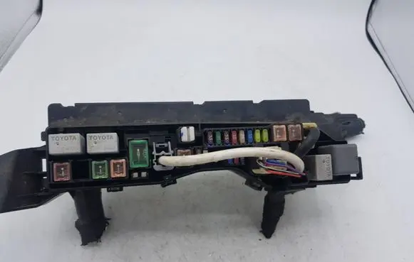 Toyota Corolla Verso AR10 Fuse module NOCODE
