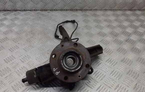 Citroen C4 I Picasso Front wheel hub spindle knuckle