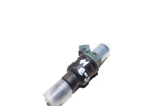 BMW 8 E31 Fuel injector 0280150715