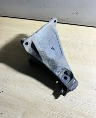 BMW 7 E65 E66 Engine mounting bracket 6754616 13807410 46000