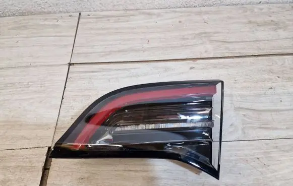 Tesla Model 3 Rear/tail lights 1502089-00-C