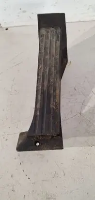 Accelerator throttle pedal