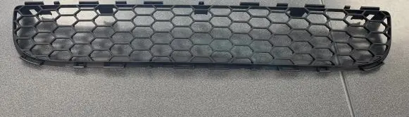 Toyota Corolla Verso E121 Front bumper lower grill 531120F020