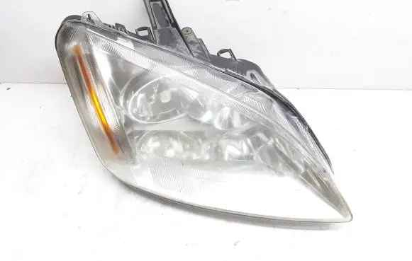 Ford C-MAX I Headlight/headlamp 084311158R