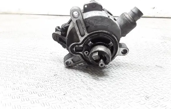 Volvo S60 Vacuum pump 08699237