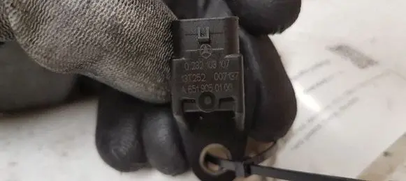 Mercedes-Benz B W246 W242 Camshaft position sensor 0232103107 A6519050100